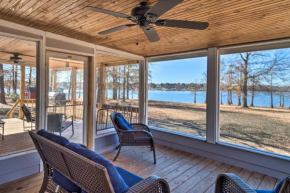 Spacious Toledo Bend Home with Poker Room and Views!